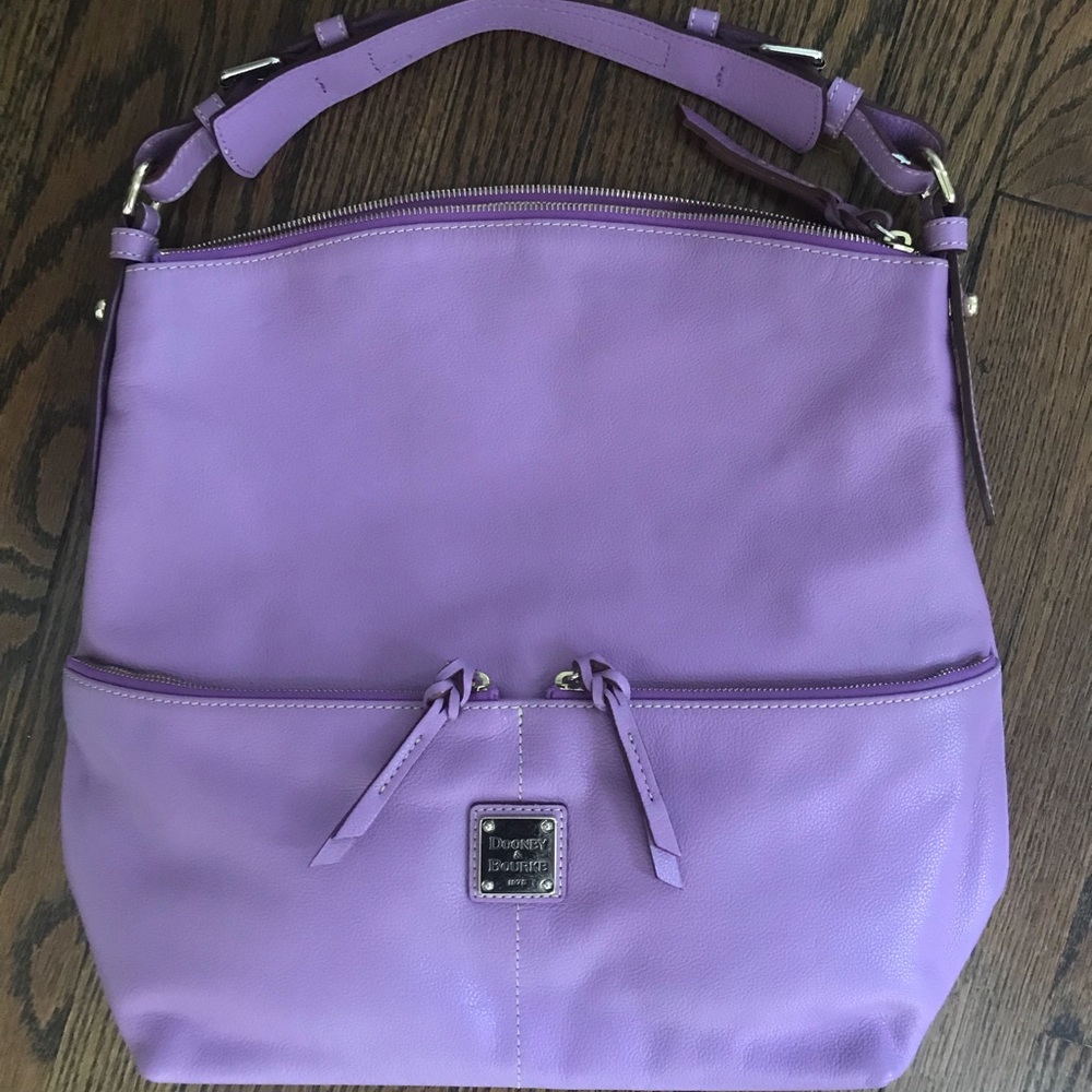 Beautiful Dooney & Bourke handbag never used!